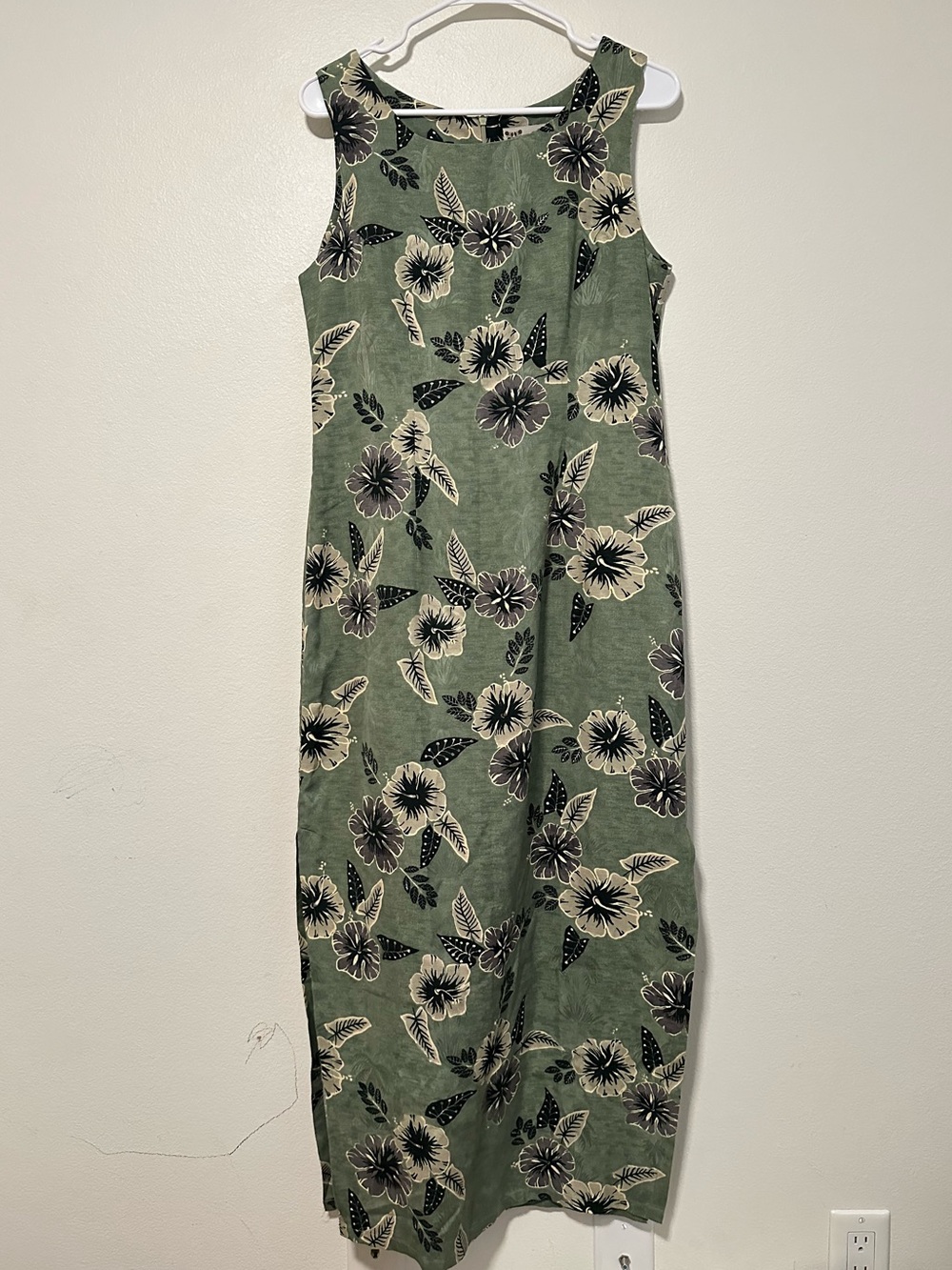 Vintage Kupono Made in Hawaii 100% silk Sleeveless Green Floral Maxi Dress